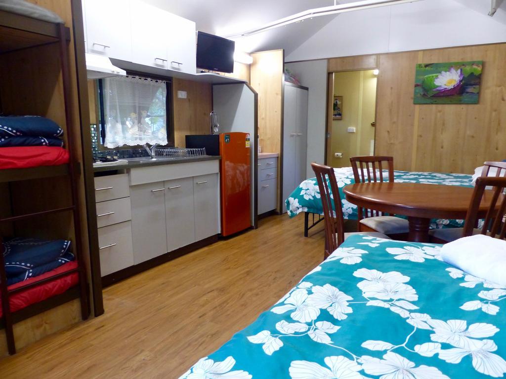 Lake Eacham Tourist Park & Cabins Exteriör bild